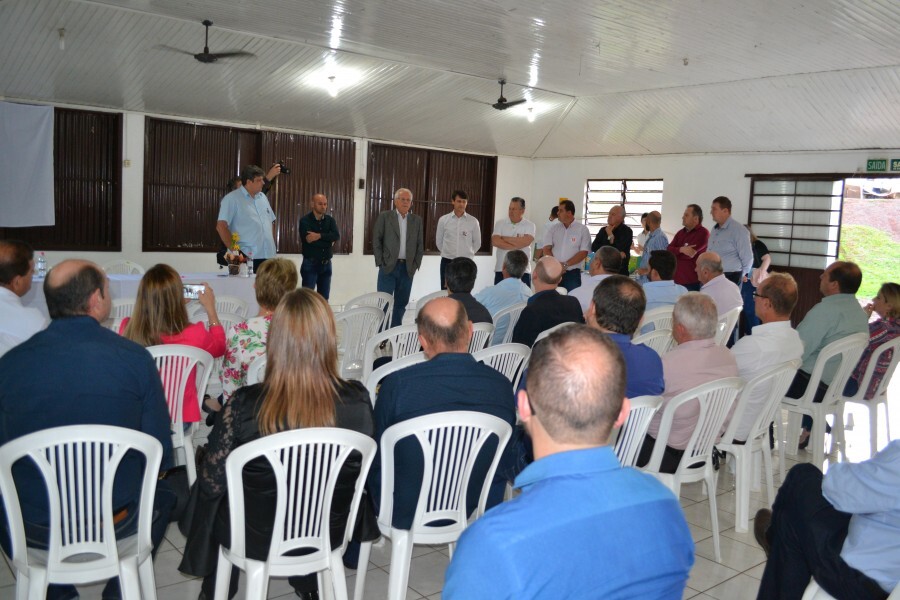 prefeitos-da-amaja-realizam-reuniao-durante-programacao-da-12-expoibi