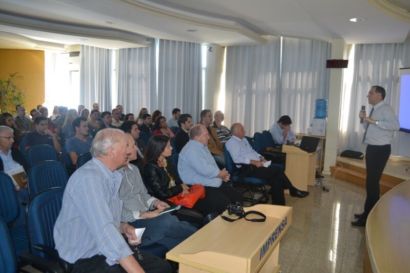 arrecadacao-tributaria-foi-tema-de-encontro-em-tapera