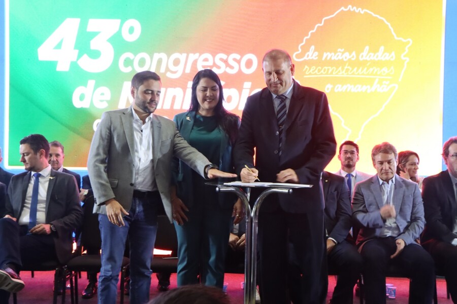 alto-jacui-ganha-destaque-no-cenario-estadual-com-posse-de-liderancas-na-nova-diretoria-da-famurs